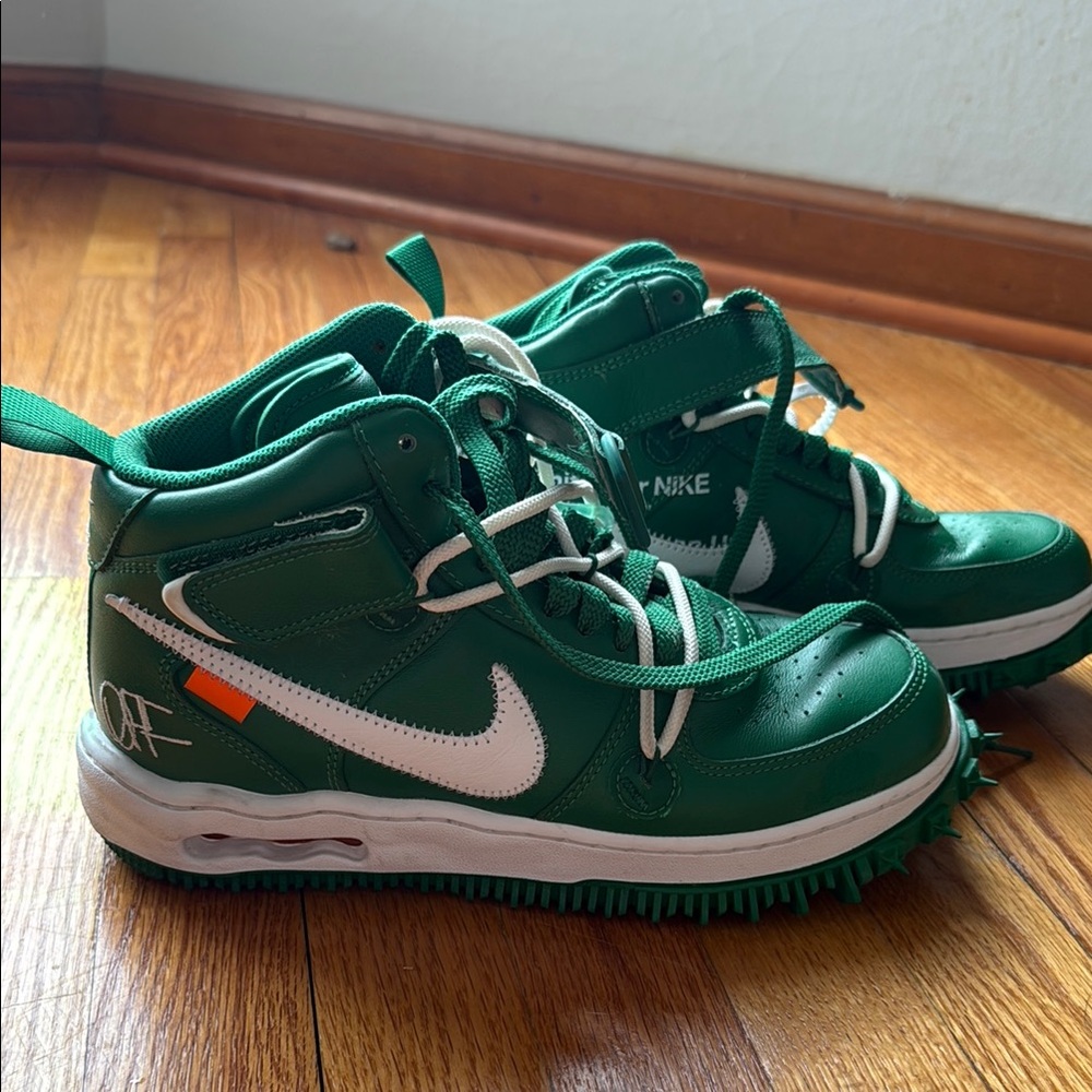 Nike X Off-White
Air Force 1 Mid "Pine Green" sneakers